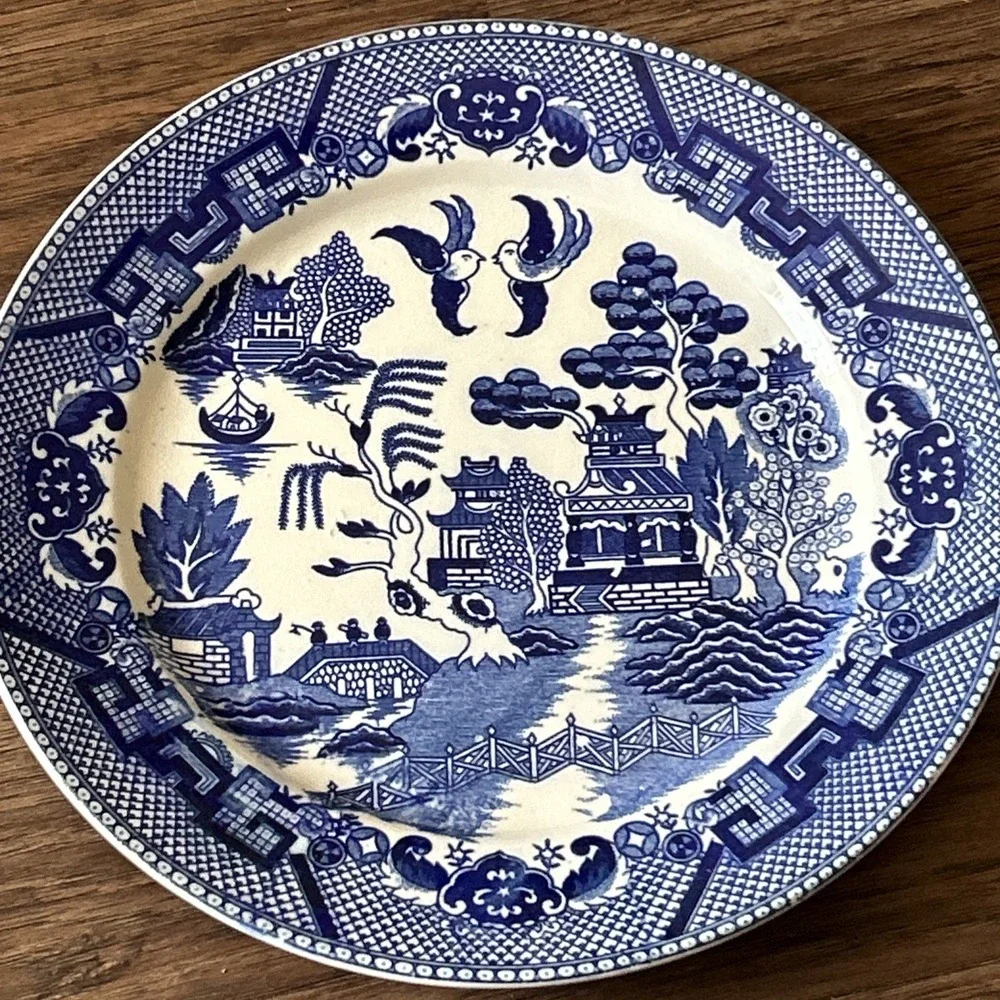 Vintage Antique Japan Blue Willow 9.25